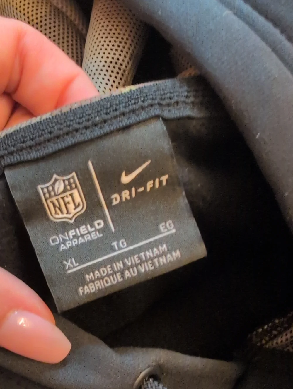 NFL Green Bay Packers Nike Black Salute to Service Performance Pullover Hoodie - Picture 5 of 11
